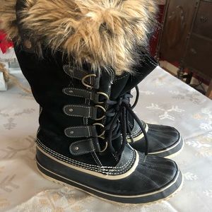 Sorel fur lined boots 🥾